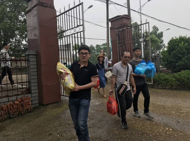 1526365668205821.png 身-1.png